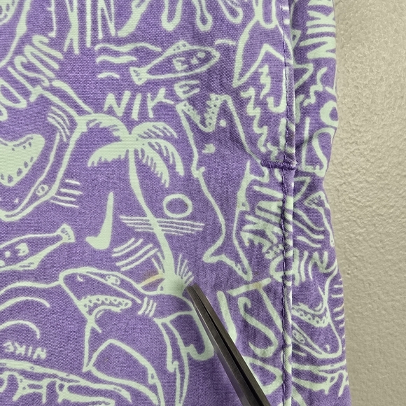 NIKE Shark Lap 6.5" Volley Swim Trunks Color‎ Atomic Violet Mens Size L Swimming - Picture 15 of 15